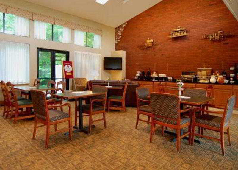 Comfort Suites South Burlington Near University Bagian luar foto