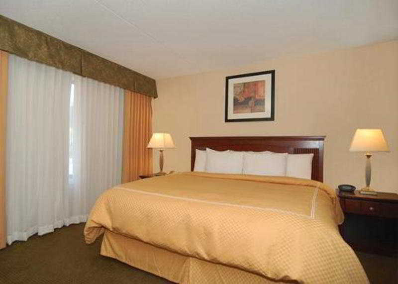 Comfort Suites South Burlington Near University Bagian luar foto