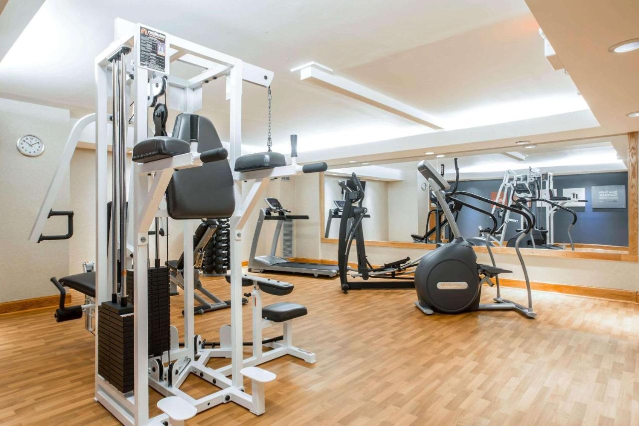 Comfort Suites South Burlington Near University Bagian luar foto