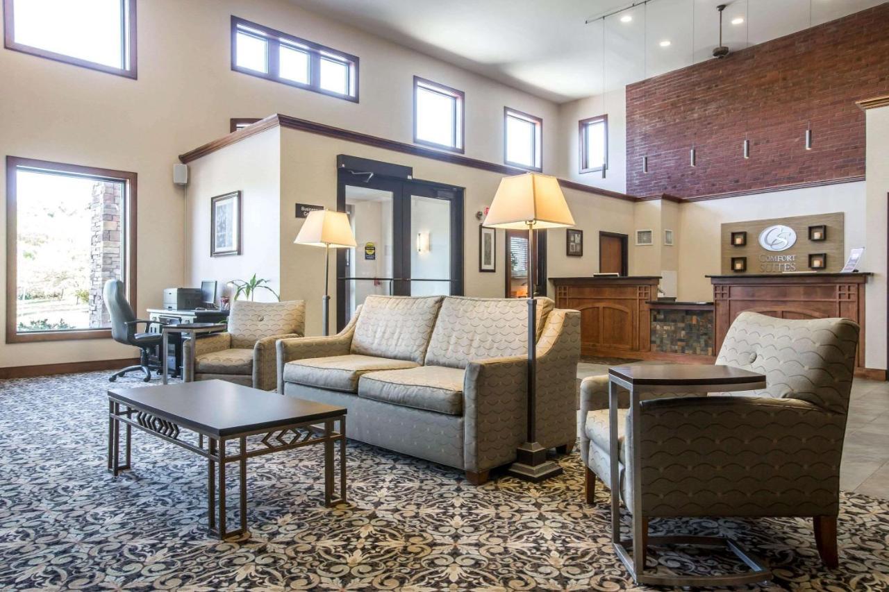 Comfort Suites South Burlington Near University Bagian luar foto