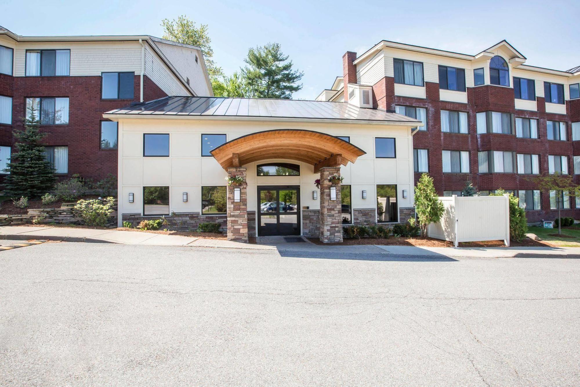 Comfort Suites South Burlington Near University Bagian luar foto
