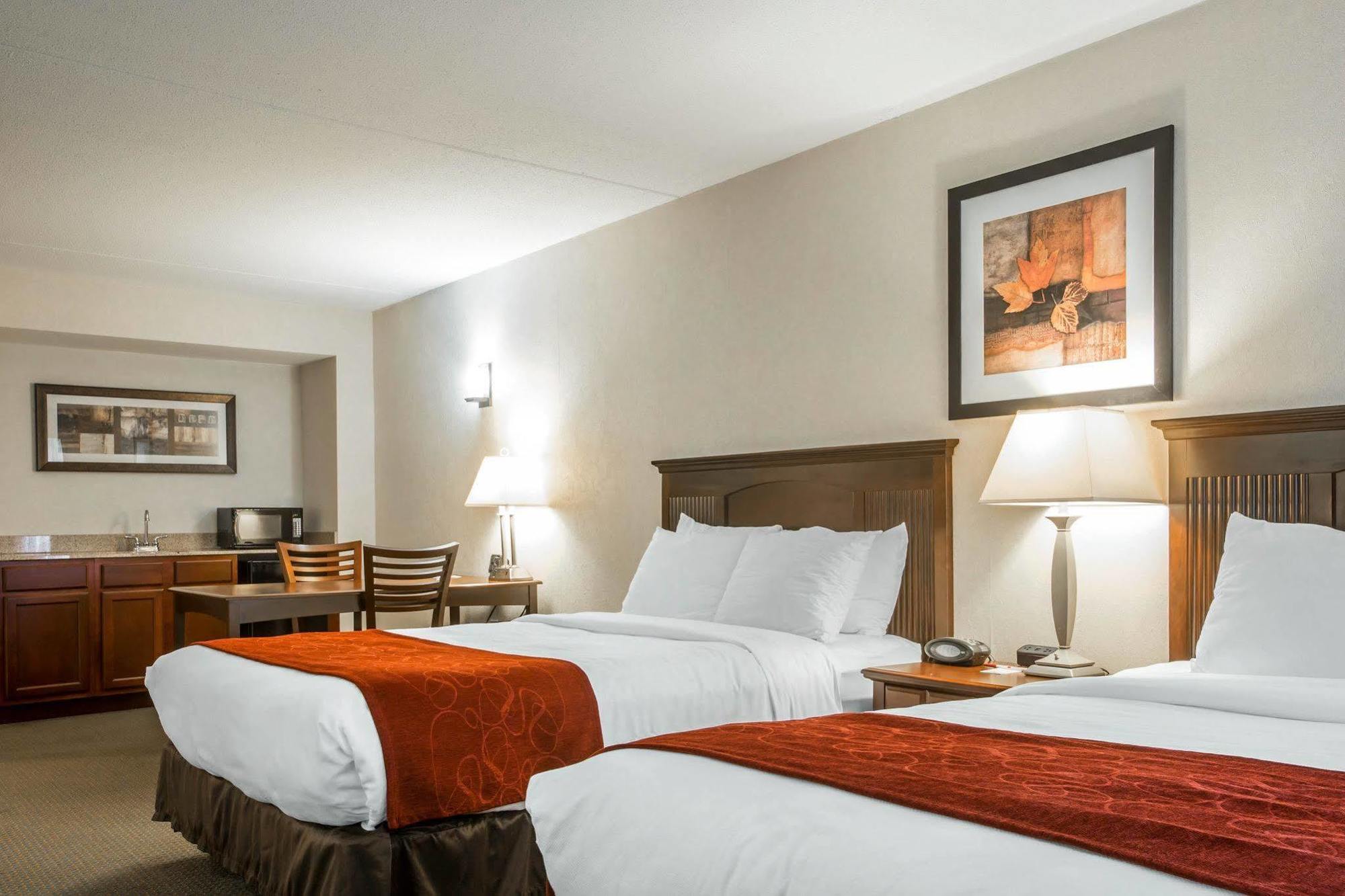 Comfort Suites South Burlington Near University Bagian luar foto