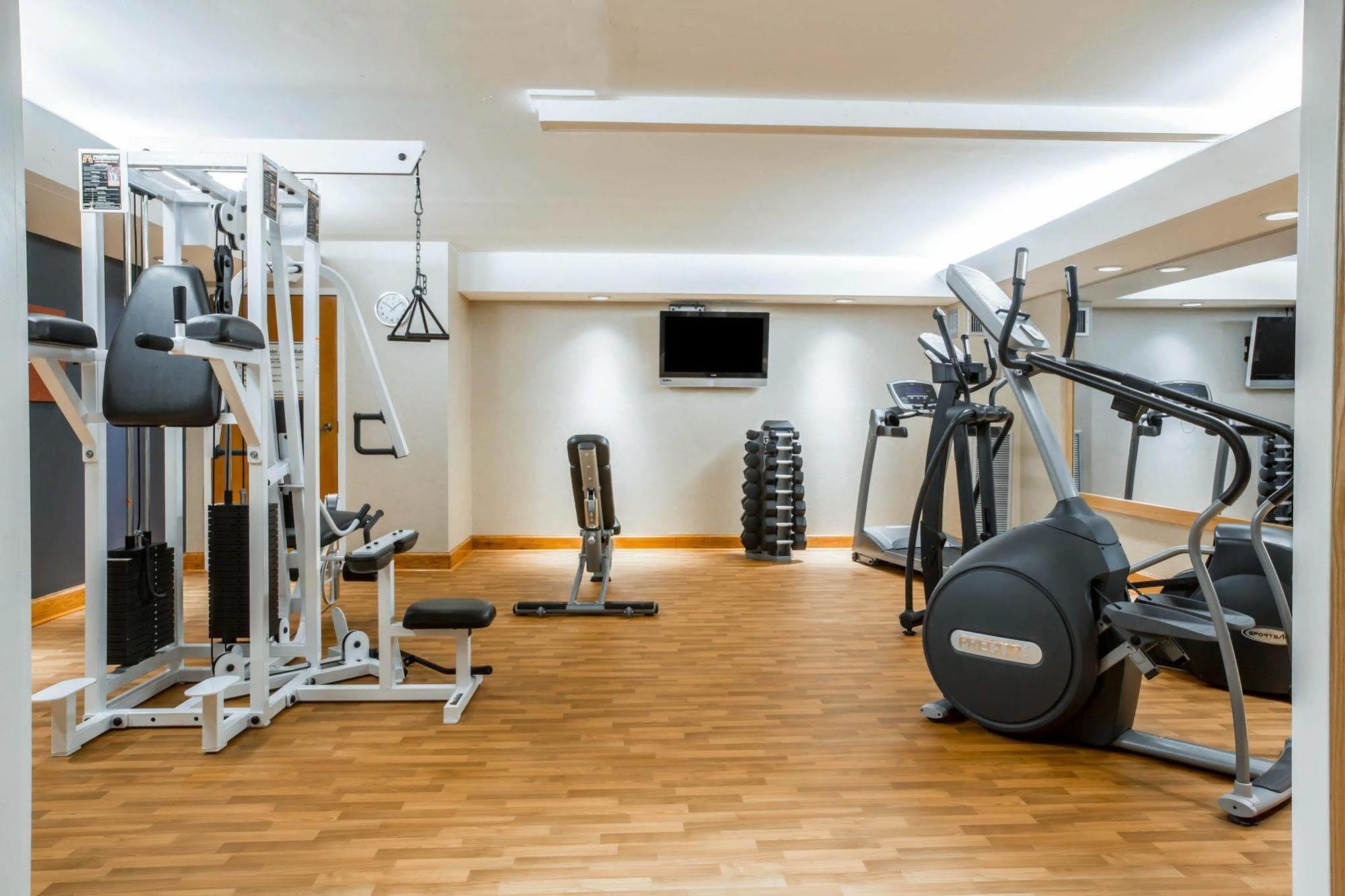 Comfort Suites South Burlington Near University Bagian luar foto