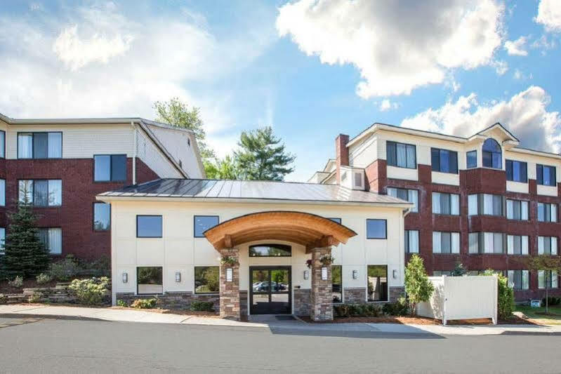 Comfort Suites South Burlington Near University Bagian luar foto